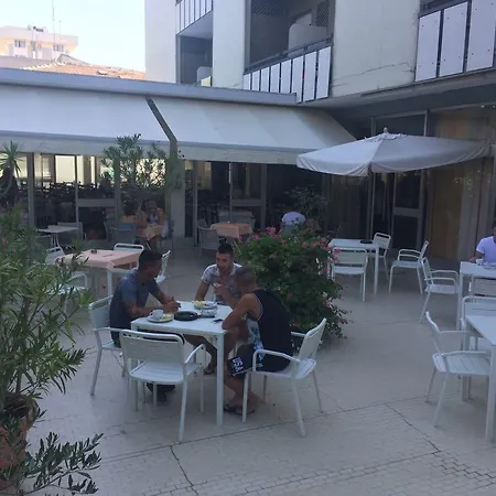 Ξενοδοχείο Miramare Et De La 3*